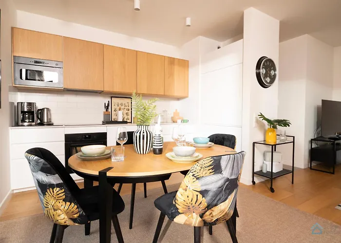 Elegancki 3city Blisko Rzeki W Gdansku By Renters * غدانسك