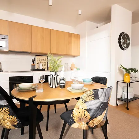 Elegancki 3city Blisko Rzeki W Gdansku By Renters * Danzica