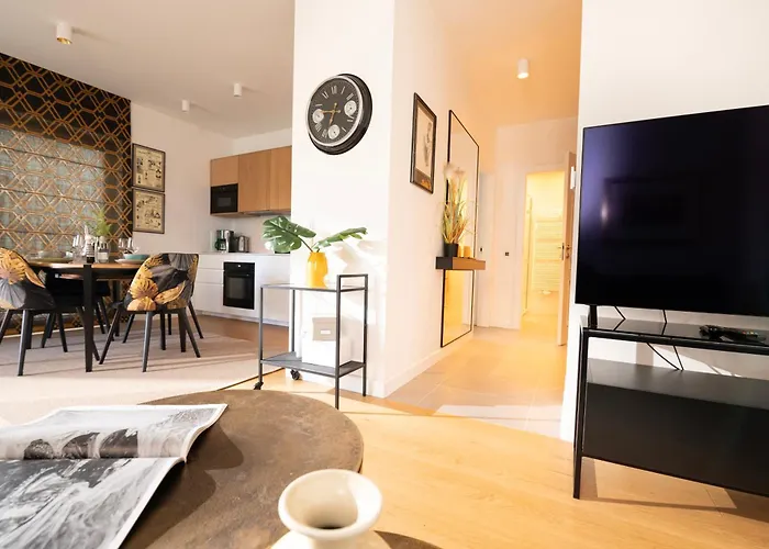 Elegancki 3city Blisko Rzeki W Gdansku By Renters Apartman Gdańsk